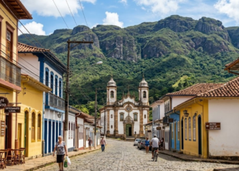 Entre montanhas e arquitetura histórica, essa cidade mineira virou um dos destinos mais cobiçados de Minas Gerais