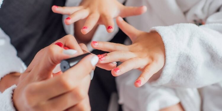 A mudança nas unhas que pode indicar alergia a esmalte - Créditos: depositphotos.com / HayDmitriy