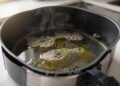 O jeito certo de limpar a Air Fryer para ela não perder a antiaderência e durar muito mais tempo