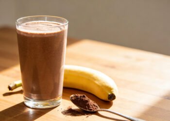 A vitamina de 2 ingredientes que substitui o café e mantém a energia estável o dia todo sem dar tremedeira