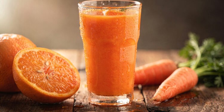 A vitamina "pele de porcelana" que estimula o colágeno e blinda a imunidade contra resfriados