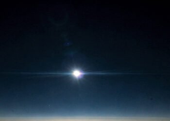 O que significa ver uma estrela piscando no céu à noite?