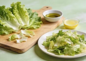 A folha levemente amarga que ajuda a digestão e vai bem em pratos simples