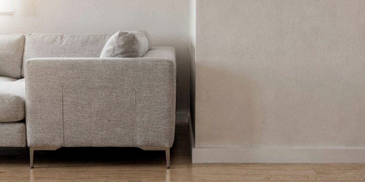 Por que afastar o sofá apenas 10 cm da parede pode transformar a sua sala e melhorar a circulação de arPor que afastar o sofá apenas 10 cm da parede pode transformar a sua sala e melhorar a circulação de ar