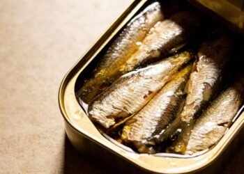 O alimento enlatado rico em vitaminas que quase ninguém lembra