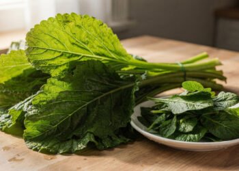 Nem espinafre, nem couve: essa folha verde pode ajudar a fortalecer seus ossos ao longo da vida