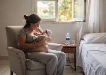 Hábitos simples que ajudam mães a atravessar o pós-parto com mais leveza