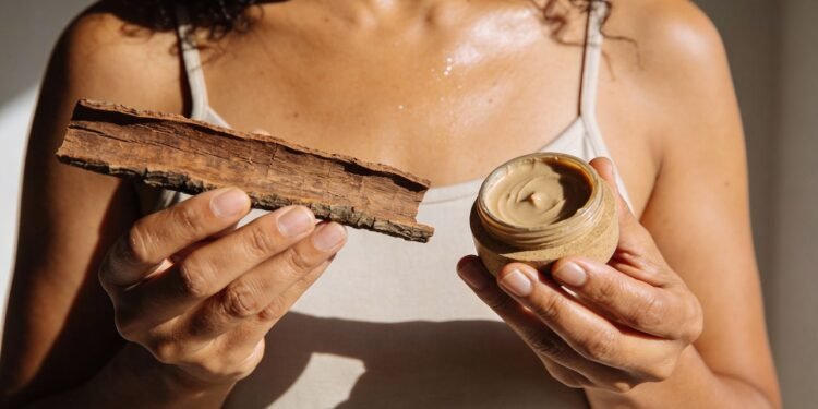 A planta tradicional que muitas famílias usam para feridas e cuidados íntimos até hoje