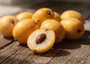 A frutinha que ajuda o intestino a funcionar melhor e pode ser plantada no quintal