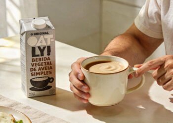 Os melhores leites vegetais para evitar gases, inchaço e manter equilíbrio intestinal