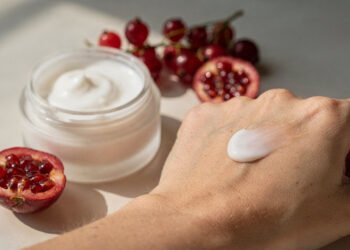 Essa fruta tem mais antioxidantes que a uva e ajuda a combater o envelhecimento