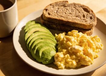 O motivo de você sentir fome o dia inteiro e o alimento simples que resolve esse problema na hora