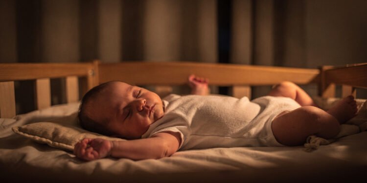 A regra dos 90 minutos de janela de vigília: como evitar o "efeito vulcão" do bebê supercansado