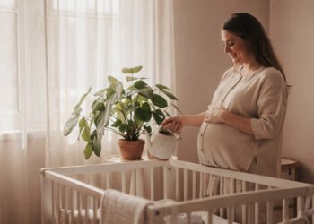 Como criar um cantinho verde na gestação para trazer calma, conexão com o bebê e bem-estar em casa