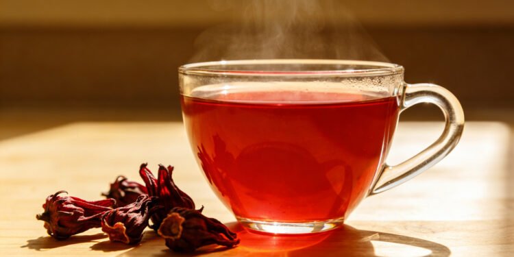 Essa bebida pouco conhecida pode ajudar quem sofre com retenção de líquidos