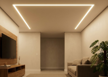 Sala de estar luxuosa com fita de LED quente embutida no teto de gesso limpo