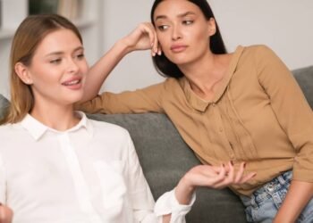 5 sinais de que alguém está sentindo inveja que você pode sentir