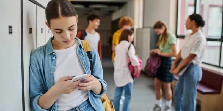 Jovens e tecnologia: como a era digital está moldando a saúde mental