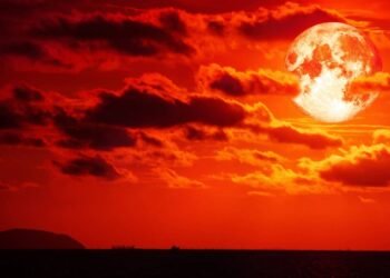 Lua alaranjada: o que significa e por que ela fica dessa cor?