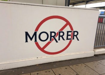 O país onde morrer é ilegal: a história real por trás dessa regra bizarra