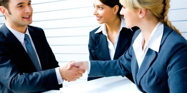 Pouca gente percebe, mas esses 6 gatilhos mentais fazem você convencer qualquer pessoa