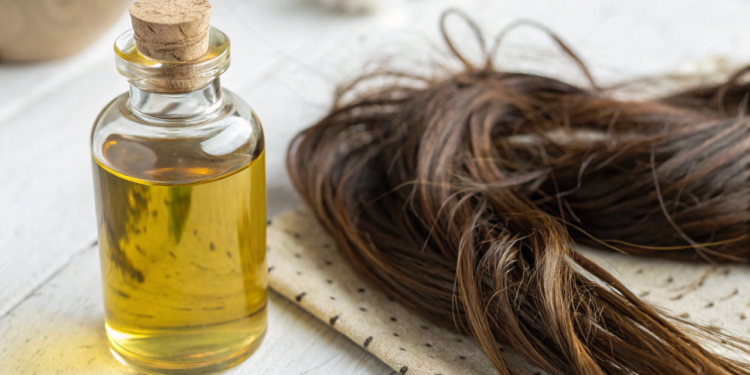 O ingrediente natural que fortalece os fios frágeis e reduz a quebra