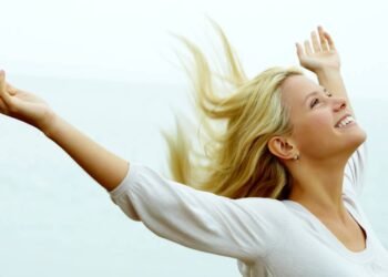 Como a felicidade muda seu cérebro: entenda os efeitos que você sente, mesmo sem perceber