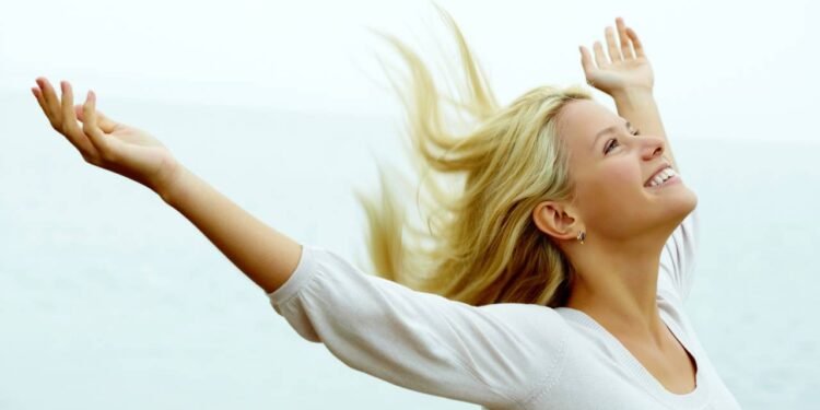 Como a felicidade muda seu cérebro: entenda os efeitos que você sente, mesmo sem perceber