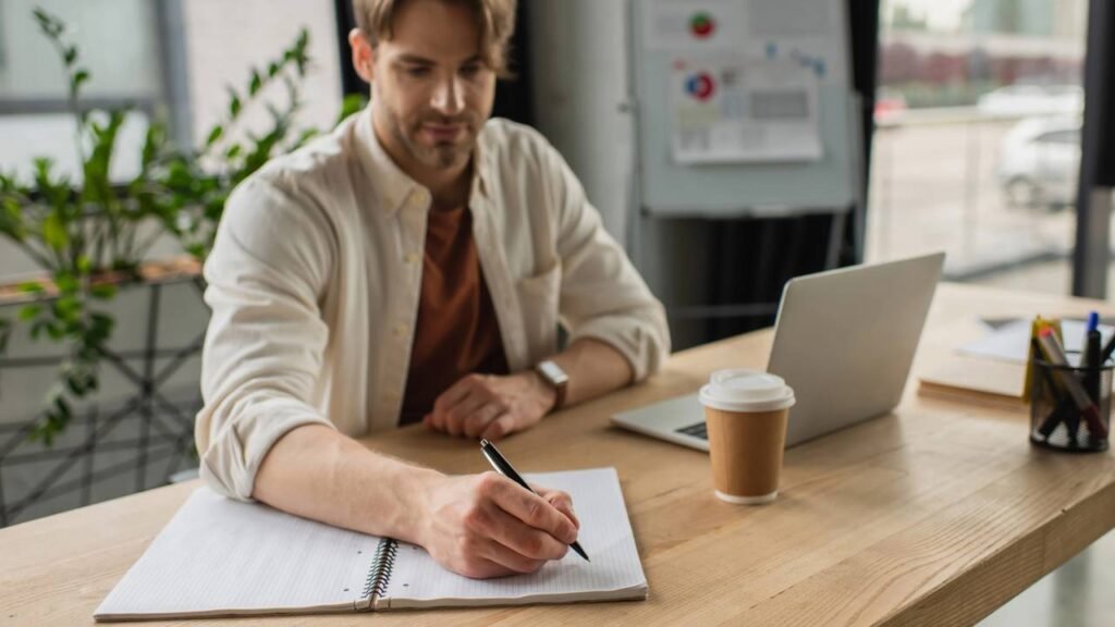 O perigo de ficar sentado por mais de 6 horas ao dia
