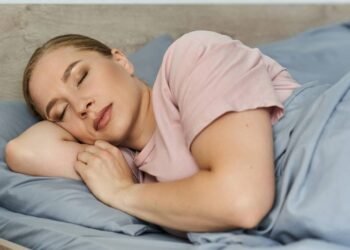 Enquanto você dorme, seu cérebro trabalha: como os sonhos ajudam a processar emoções e memórias