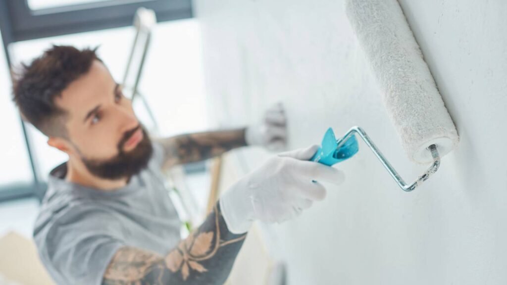 Representação de três variações de cores contemporâneas aplicadas em superfícies de alvenaria de dormitório