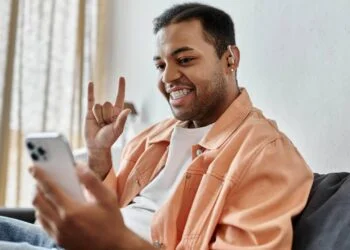 Este sinal comum no Brasil pode significar um insulto gravíssimo em outros países