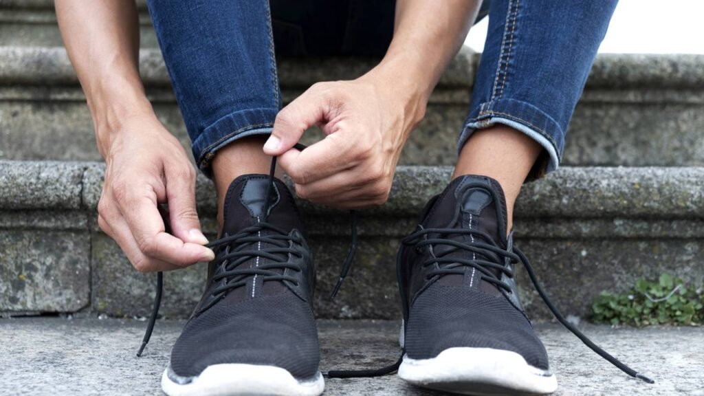 Por que você deve parar de usar sapatos dentro de casa imediatamente