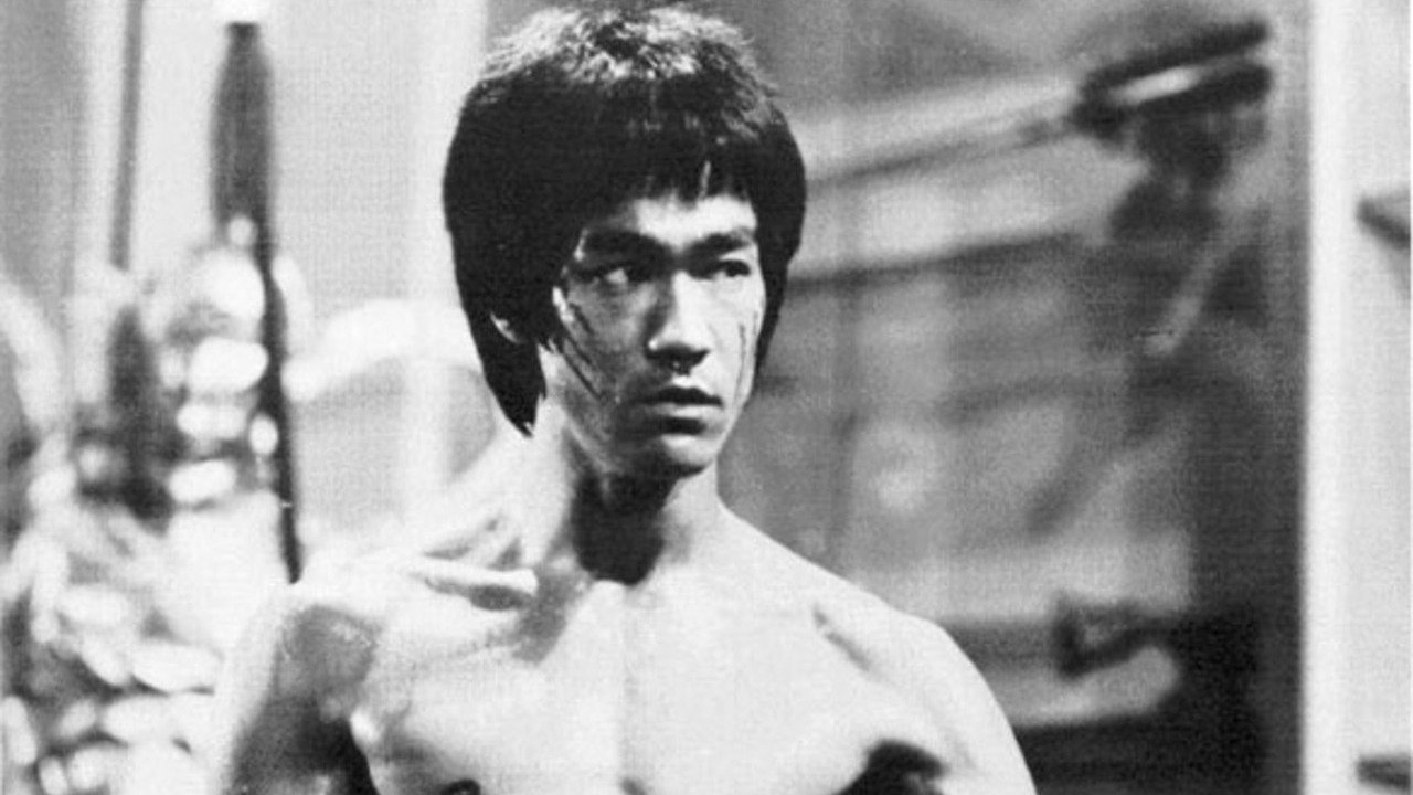 O que significa a frase “Seja água, meu amigo”, a expressão que ficou famosa com Bruce Lee