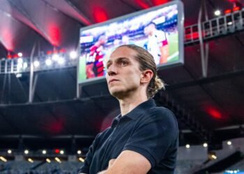 Flamengo pagará salários a Filipe Luís até técnico arranjar novo clube