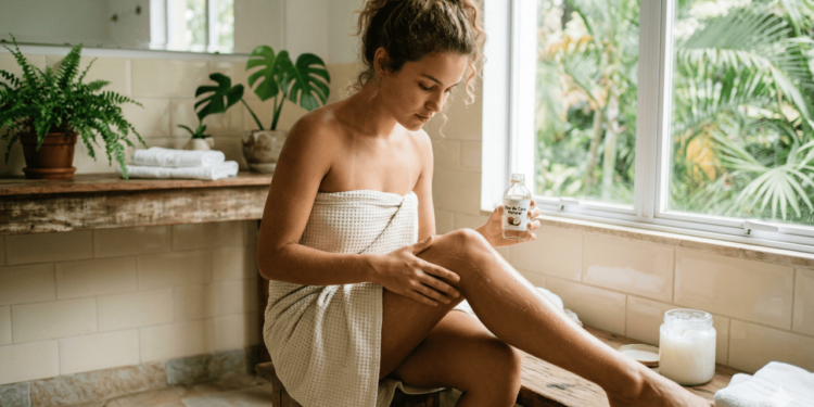 Na pele ressecada, pode ajudar a reduzir a perda de água