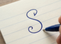 Como uma pessoa manipuladora escreve a letra “S”, segundo a grafologia