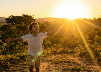 Significado do nome Ravi, origem e por que ele está em alta entre meninos no Brasil em 2026