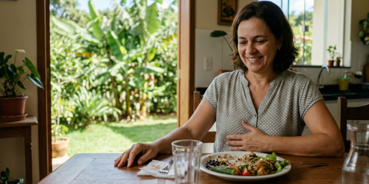 Por que evitar bebidas durante as refeições pode melhorar sua digestão