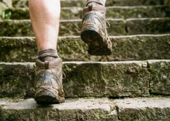 Subir escadas protege mais o coração que caminhada rápida, mas só funciona com sessões de pelo menos 5 minutos contínuos