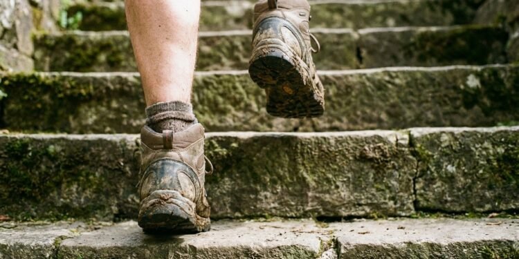 Subir escadas protege mais o coração que caminhada rápida, mas só funciona com sessões de pelo menos 5 minutos contínuos