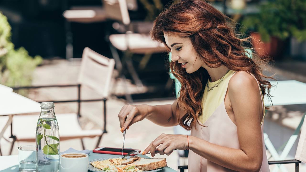 Segundo a psicologia, pessoas que comem sempre os mesmos alimentos geralmente apresentam estas características