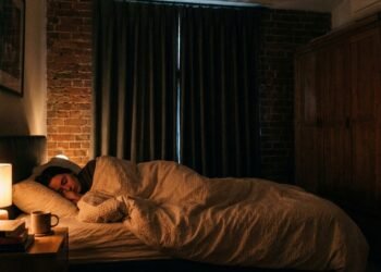 Dormir no escuro total queima gordura e produz mais melatonina que 8 horas de sono comum, mas só funciona com o quarto abaixo de 20 graus