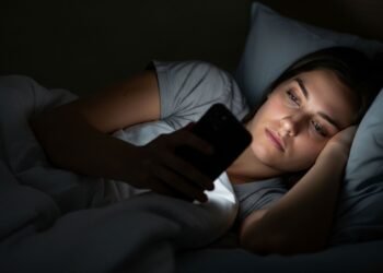 Segundo a psicologia, pessoas que dormem tarde mesmo cansadas têm um hábito mais comum do que parece