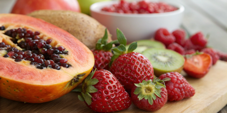 A fruta pouco consumida que pode ajudar a diminuir o colesterol naturalmente