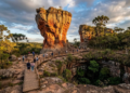 Com esculturas de 300 milhões de anos e a 100 km de Curitiba, esse parque no Brasil tem muralhas, torres e pedras que atraem turistas do mundo todo