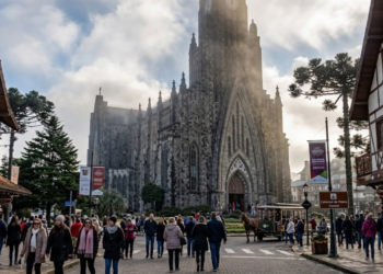 A cidade fria do Sul que parece a Europa, tem catedral gótica e recebe 2,5 milhões de turistas por ano