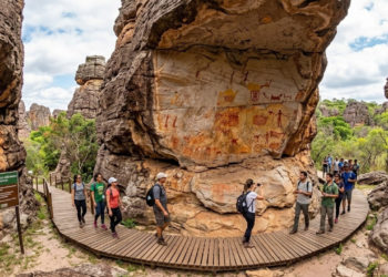 Rochas com pinturas de 10 mil anos marcam a famosa cidade entre as 100 economias mais fortes do Brasil que atraí moradores