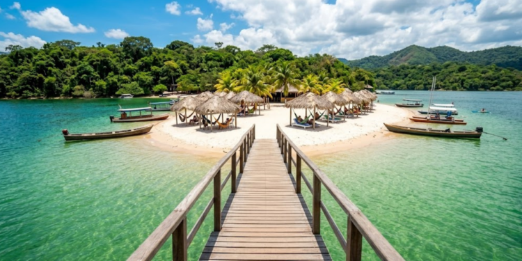 A praia de água doce na Amazônia que foi escolhida entre as praias mais bonitas do Brasil