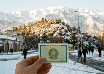 Apenas com RG e a 4 horas de São Paulo, brasileiros exploram a neve e o prédio mais alto da América do Sul nesta metrópole incrível
